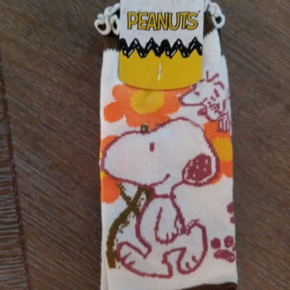 Peanuts Snoopy 2 Pair Adult Ruffled Ankle Sock Set